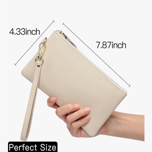 NWOT Elegant Cream Wristlet Clutch - Picture 4 of 5